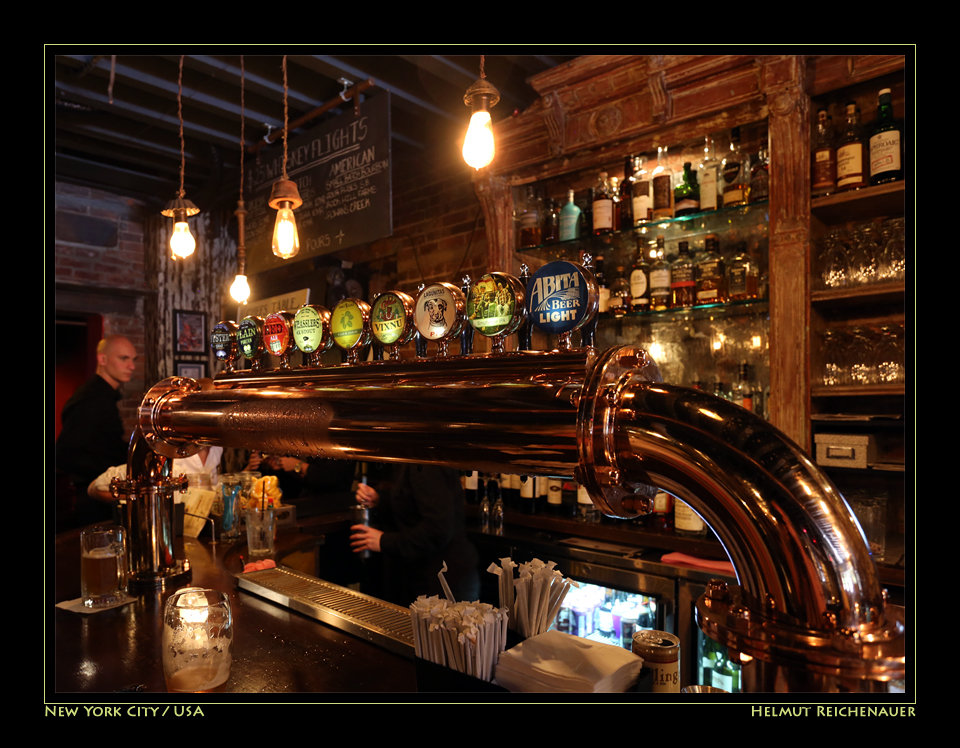 'On Tap' Offer, Fraunces Tavern IV, Pearl Street, Lower Manhattan, New York City / USA