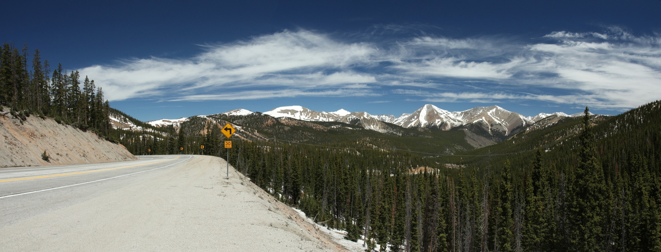 On the road - Monarch Crest