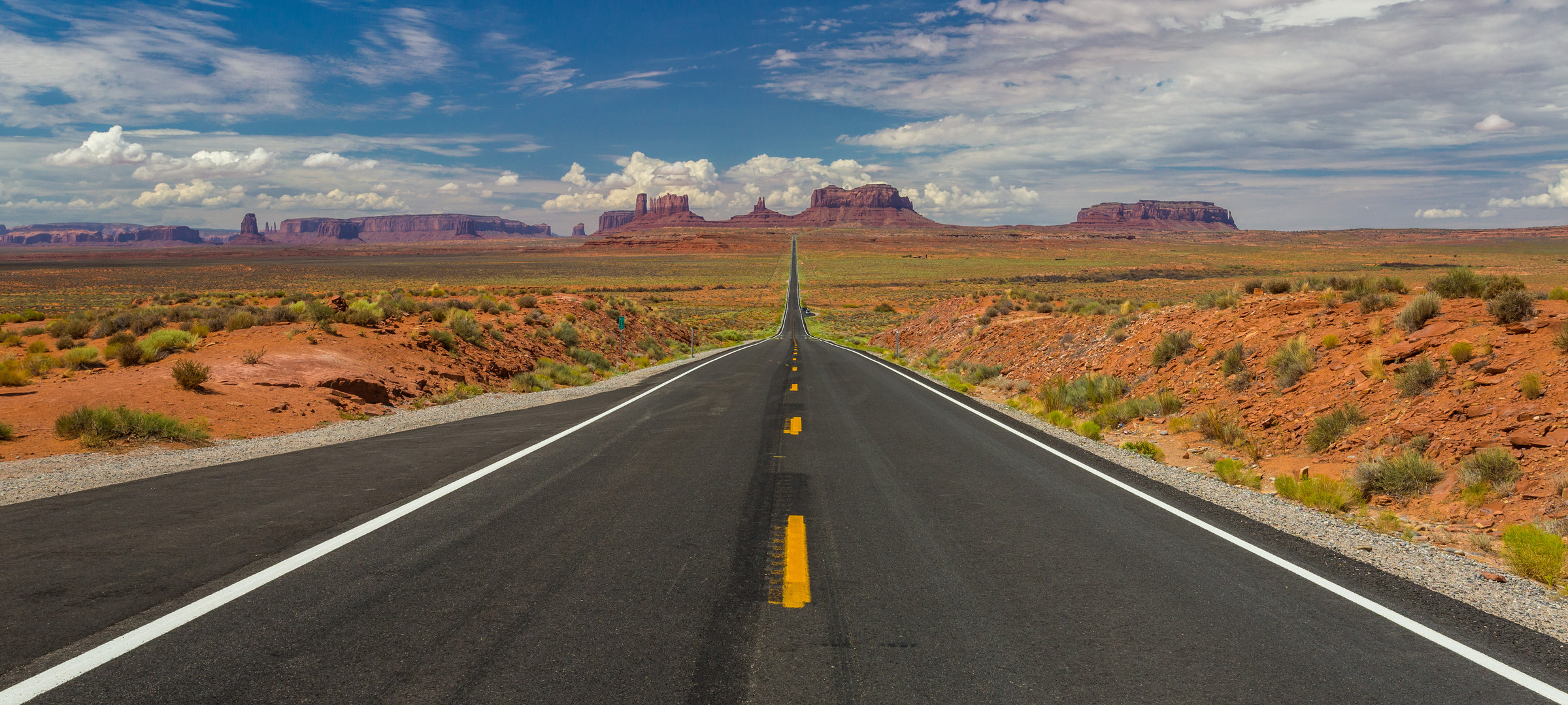 On the road to Monument Valley