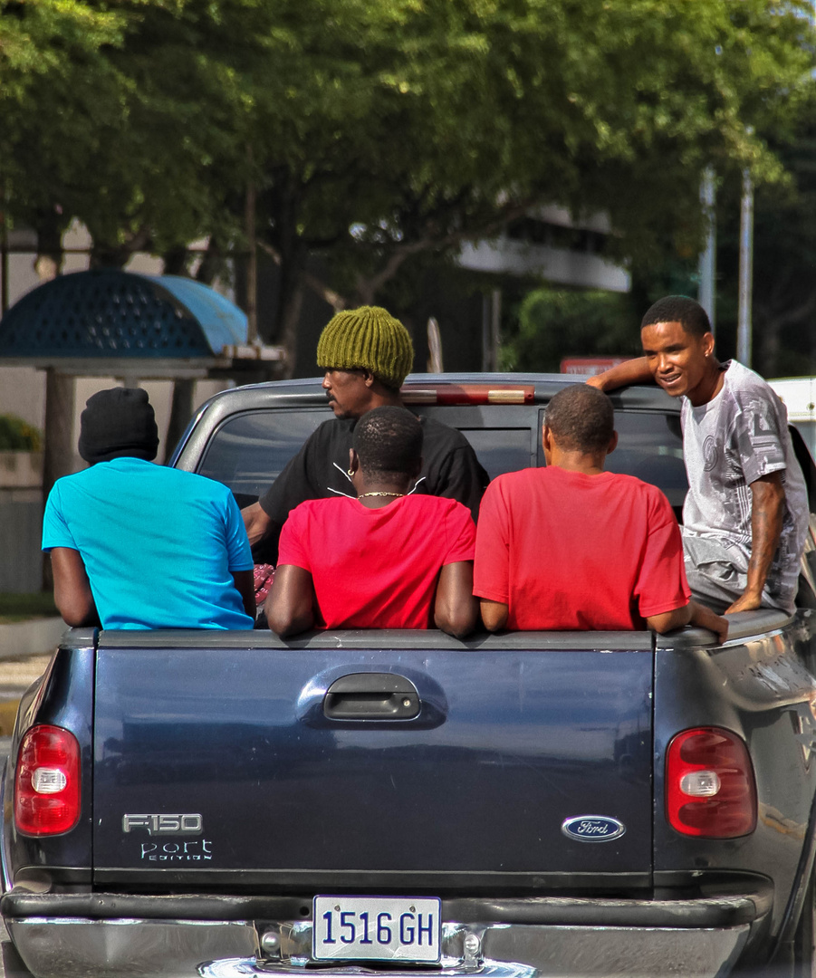 ..on the way home.. Foto & Bild reportage dokumentation