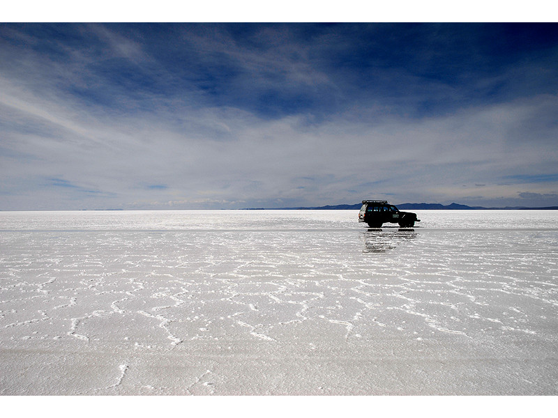 >> on the way through salar de uyuni 