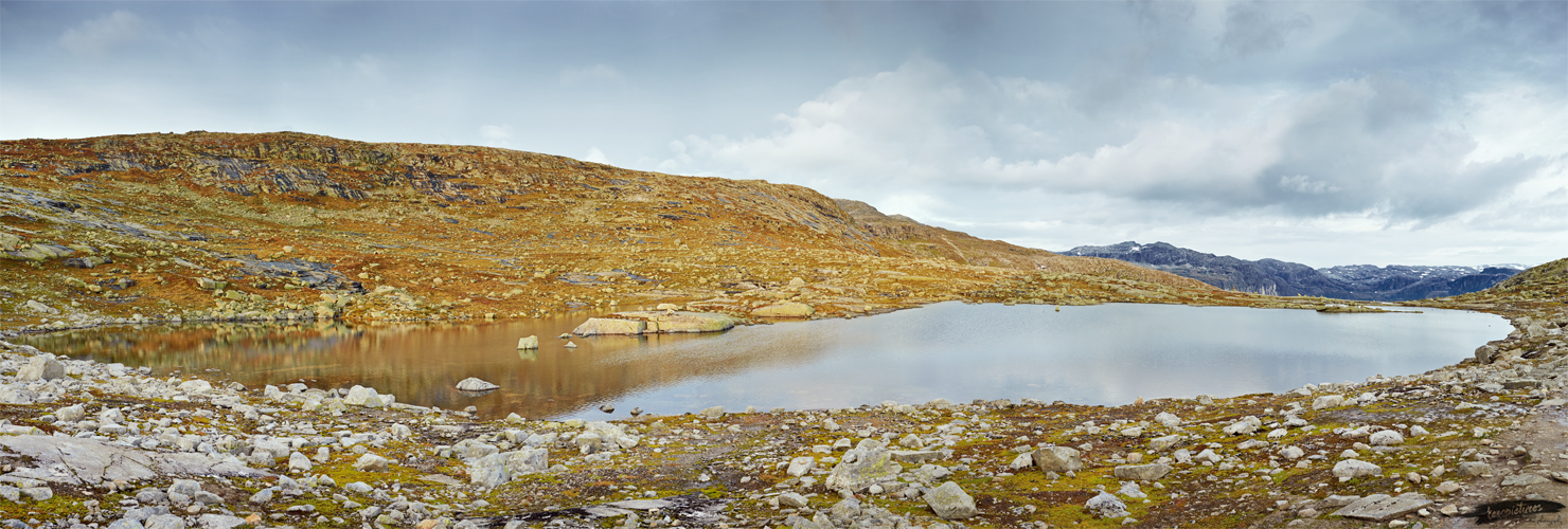 on the way to Trolltunga