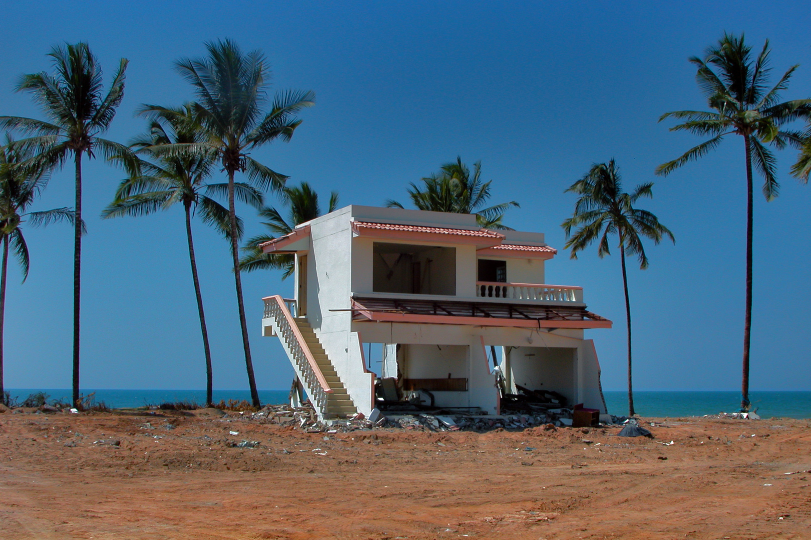 One house remaining only after the tsunami