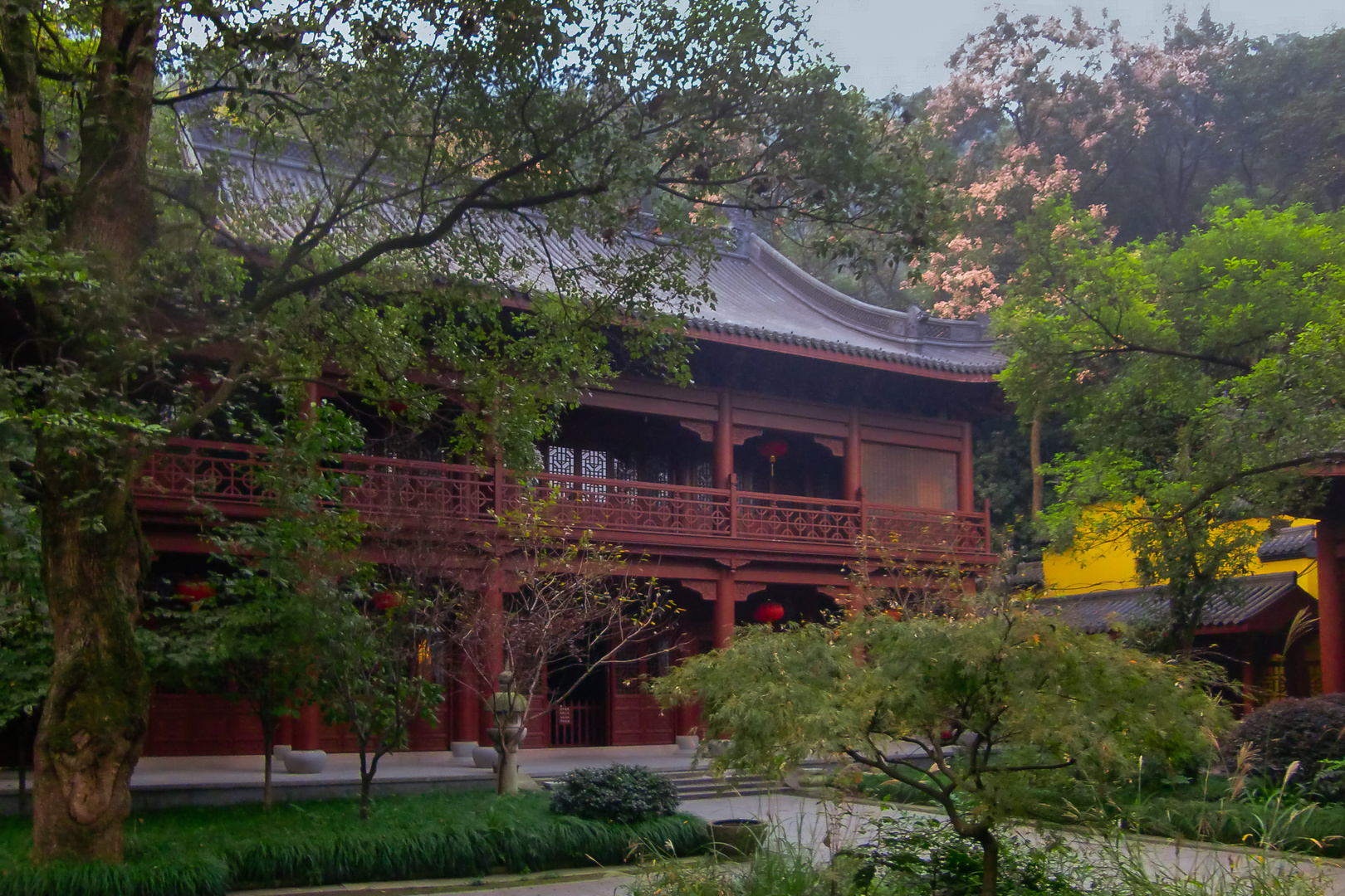 One of many many temples at Hangzhou.