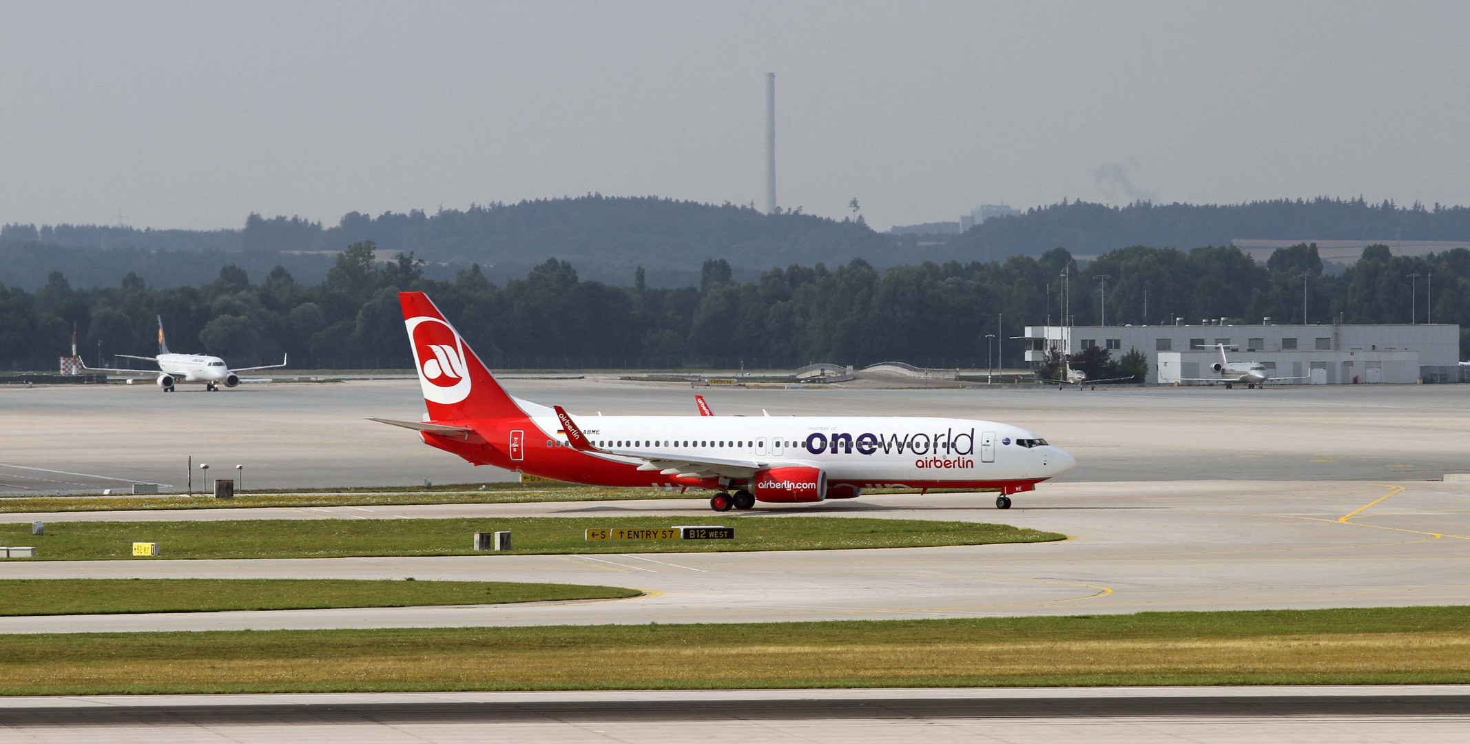 One World mit Air Berlin Bemalung