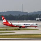 One World mit Air Berlin Bemalung