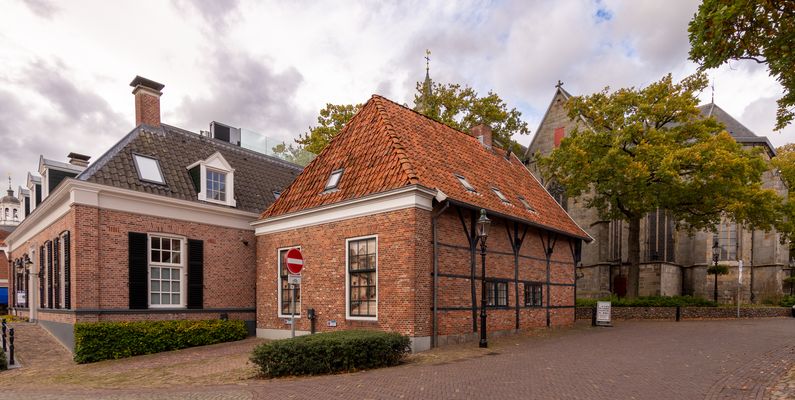 Ootmarsum - Kerkplein - Simon en Judaskerk - 012