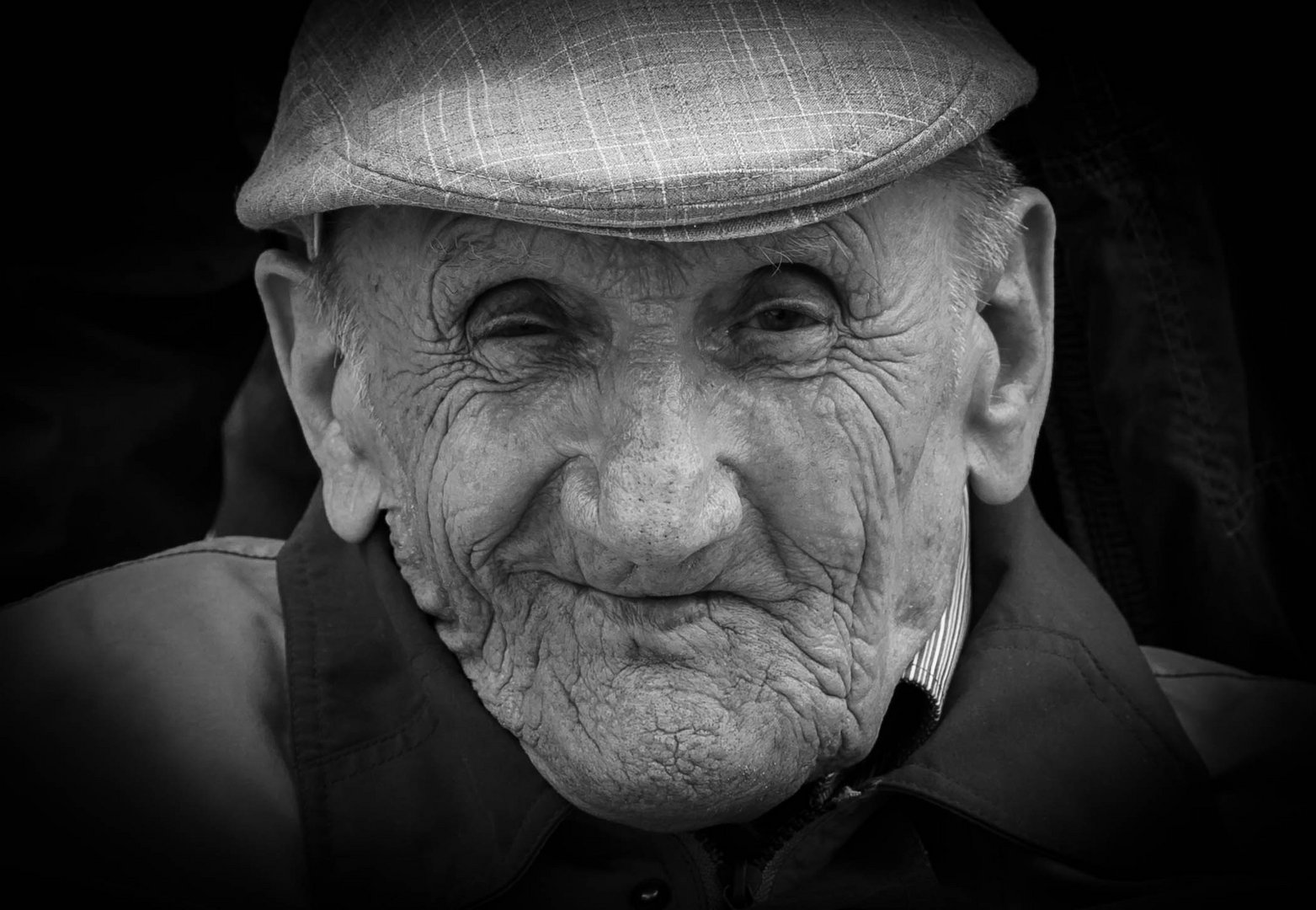 Opa N. - verschmitztes Lächeln Foto &amp; Bild | erwachsene, portrait ...
