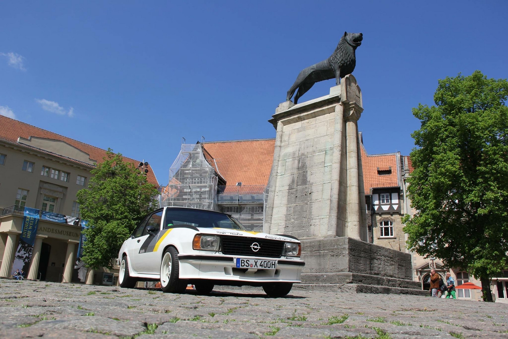 Opel Ascona 400