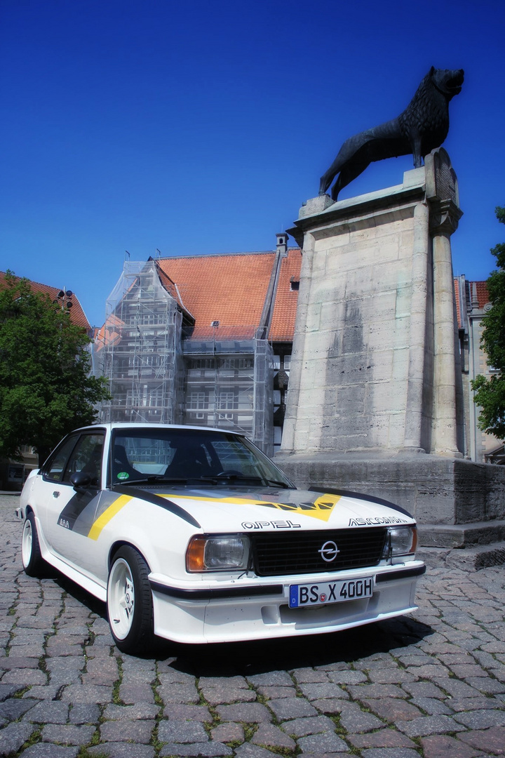 Opel Ascona 400