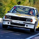 Opel Ascona im Planzgarten, im Flug beim Eifel-Rennen 2009