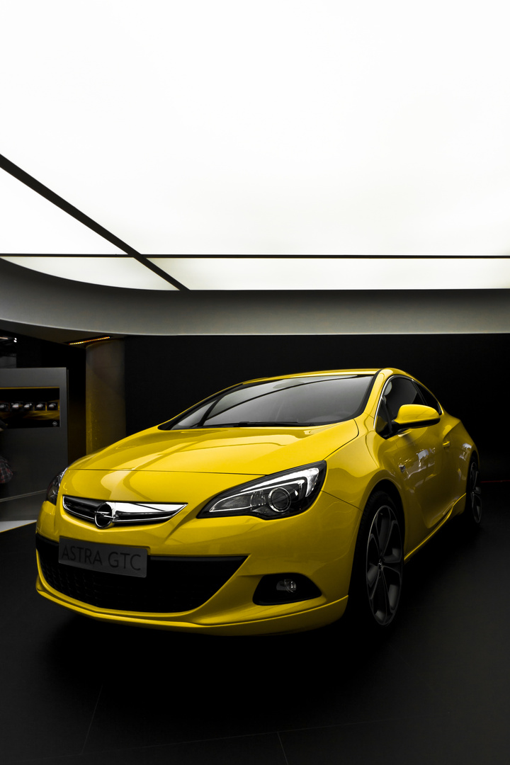 Opel Astra GTC @ IAA 2011