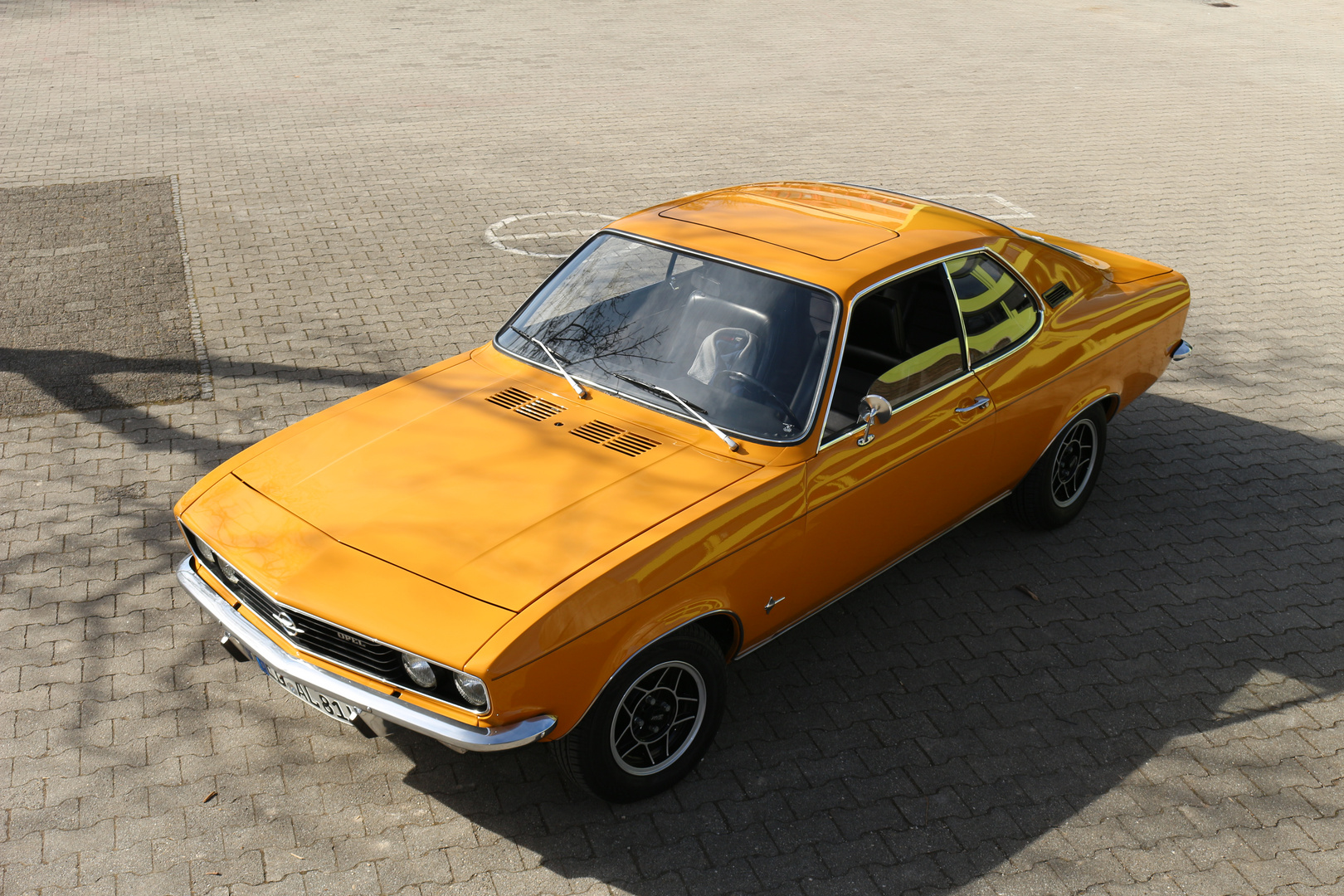 Opel Manta A Top View