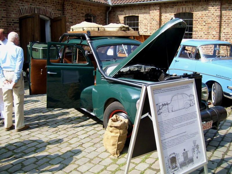 Opel mit Holzvergaser