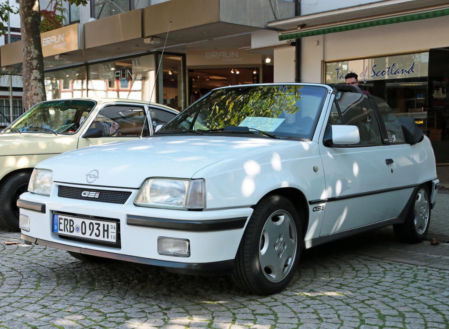 Opel - Oldtimer - Rotkäppchen -