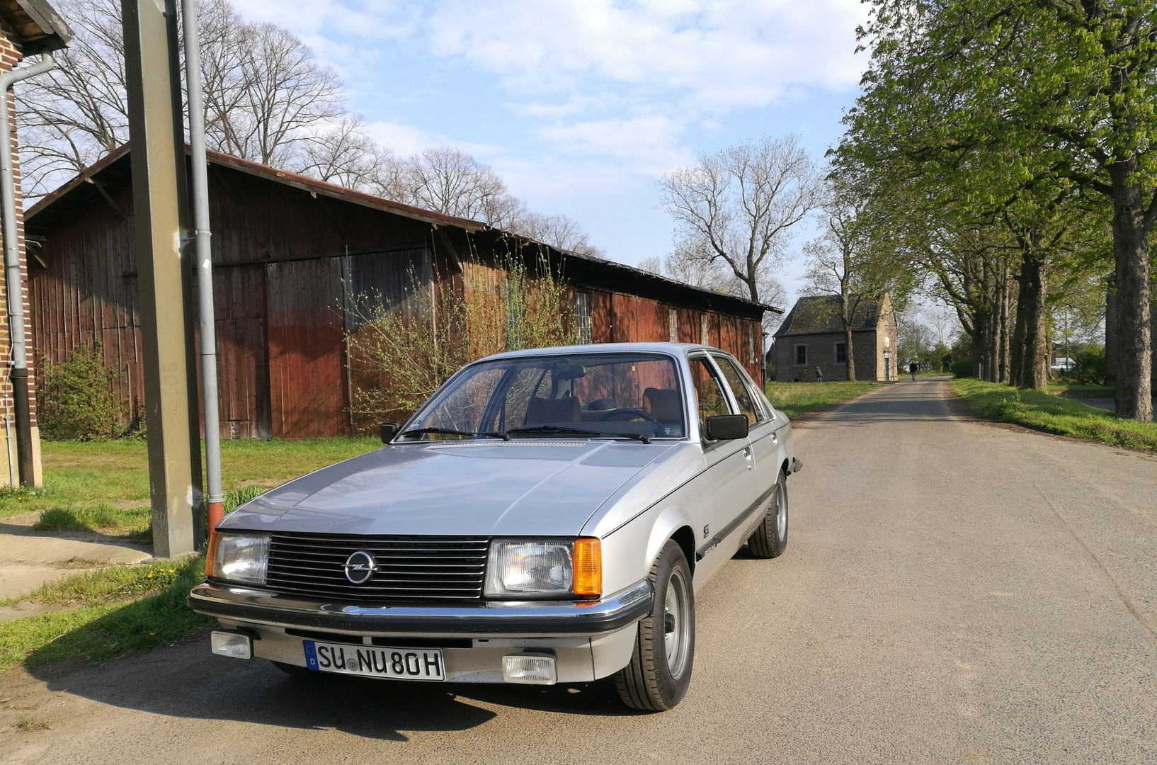 Opel Rekord E1 / alte Scheune