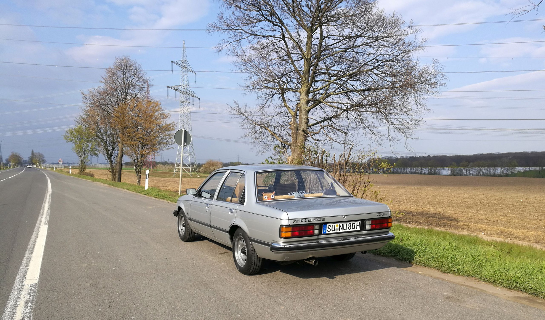 Opel Rekord E1 / alte Scheune