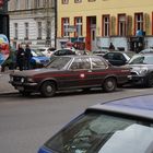 Opel Rekord Zweitürer gepaart mit Mini und Berliner Arroganz, Streetart