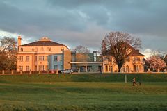 Opelvillen Rüsselsheim in der Abendsonne