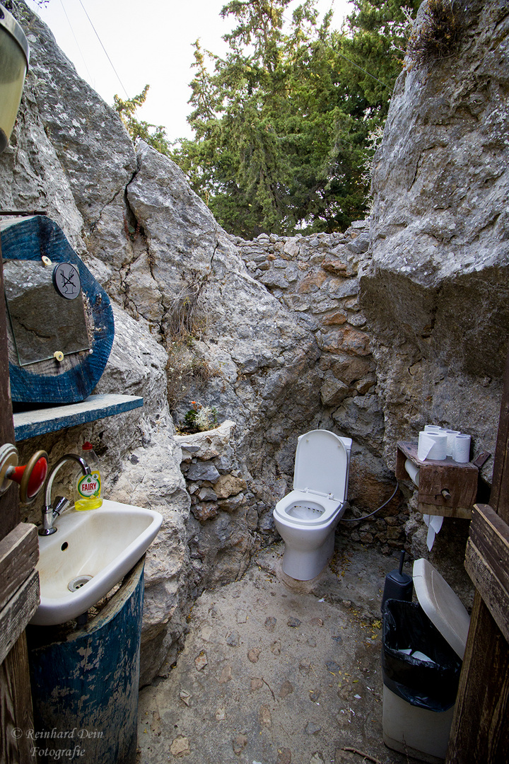 Open Air Toilette der Taverne in den Bergen