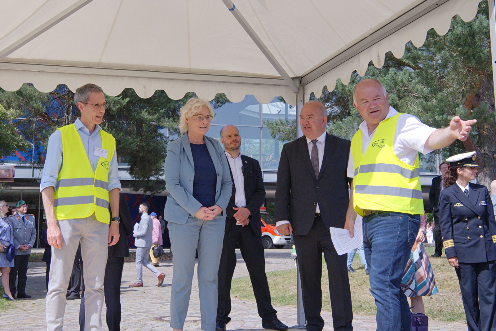 Open Campus HSU mit Besuch der Verteidigungsministerin