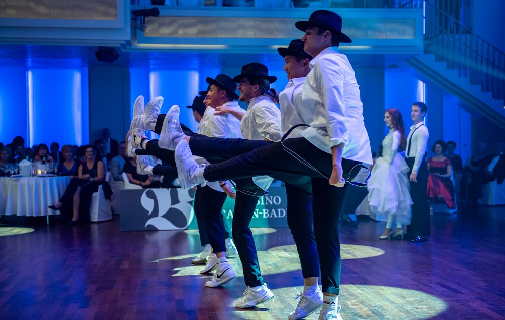 Opening Show "Happy Birthday" der Tanzschule Gutmann Freiburg Foto