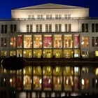 Oper in Leipzig in der blauen Stunde