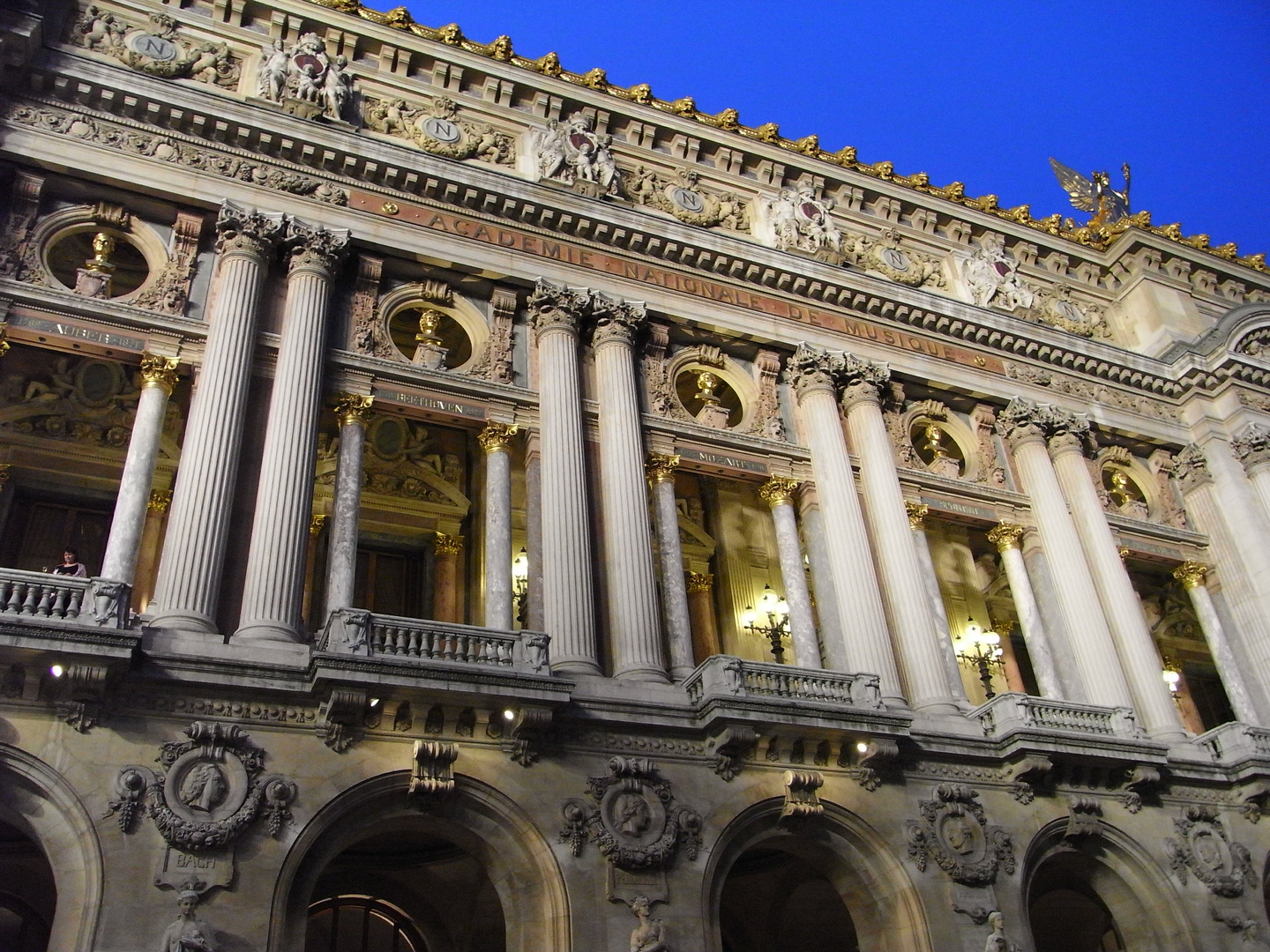 Opéra Garnier im Dämmerlicht