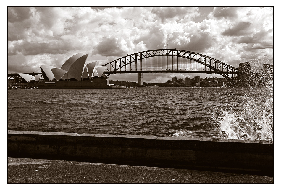 opera meets harbour bridge - second edition