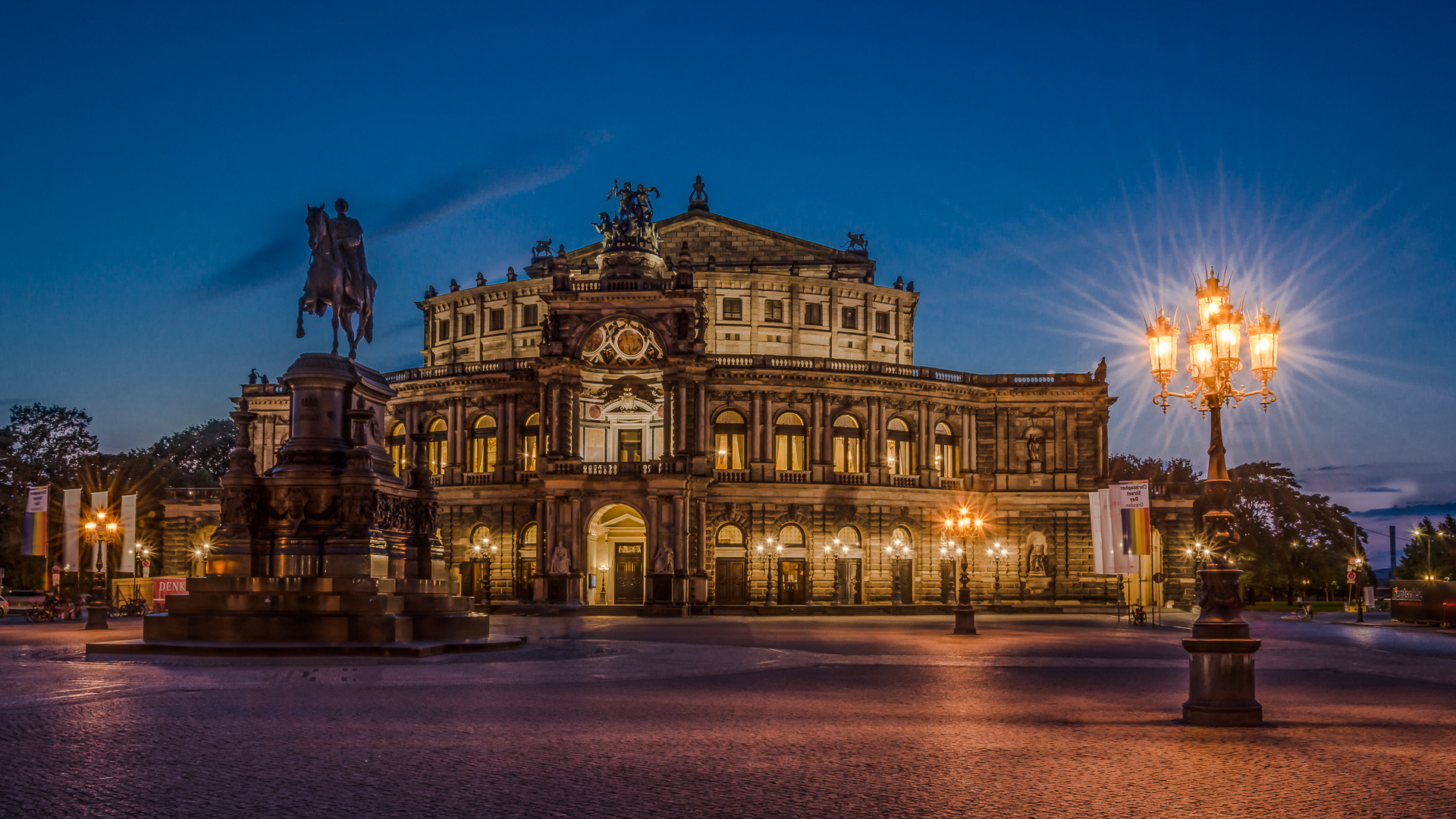 Opernhaus der Sächsischen Staatsoper Dresden -2-