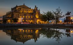 Opernhaus der Sächsischen Staatsoper Dresden