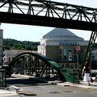 Opernhaus und Wupperbrücke