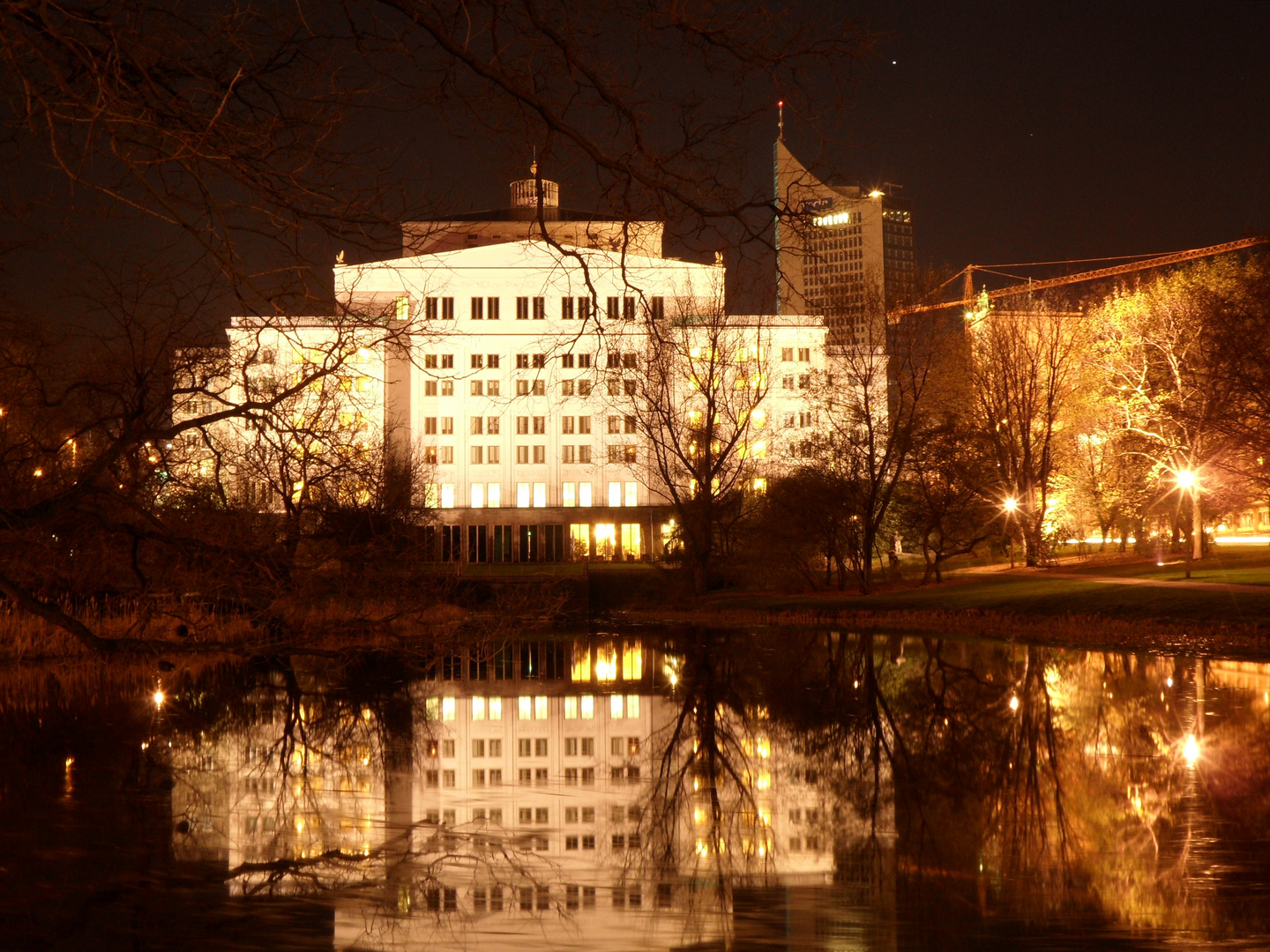 Opernhaus von hinten