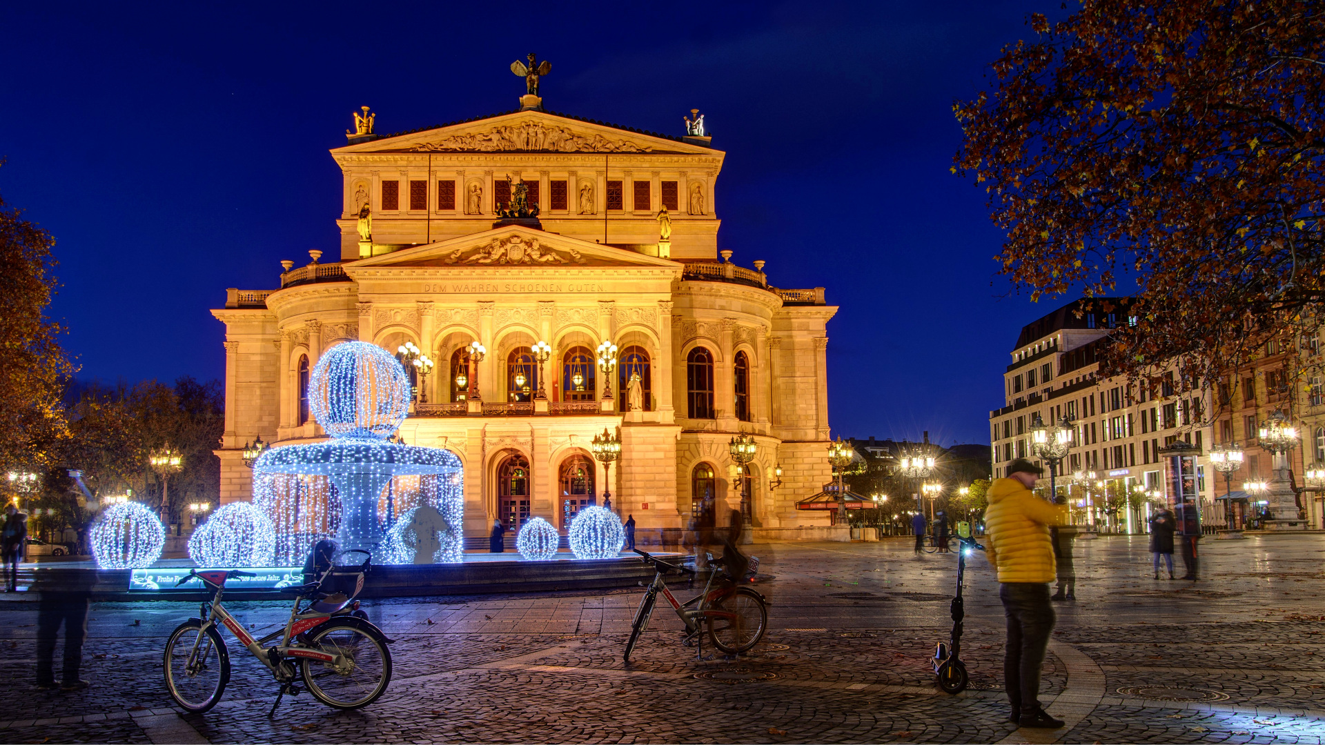 Opernplatz an Weihnachten