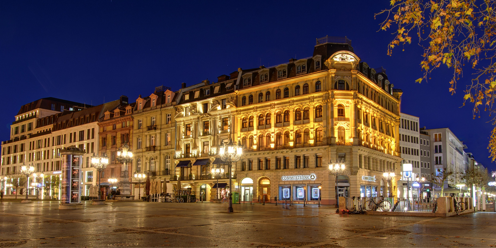 Opernplatz an Weihnachten