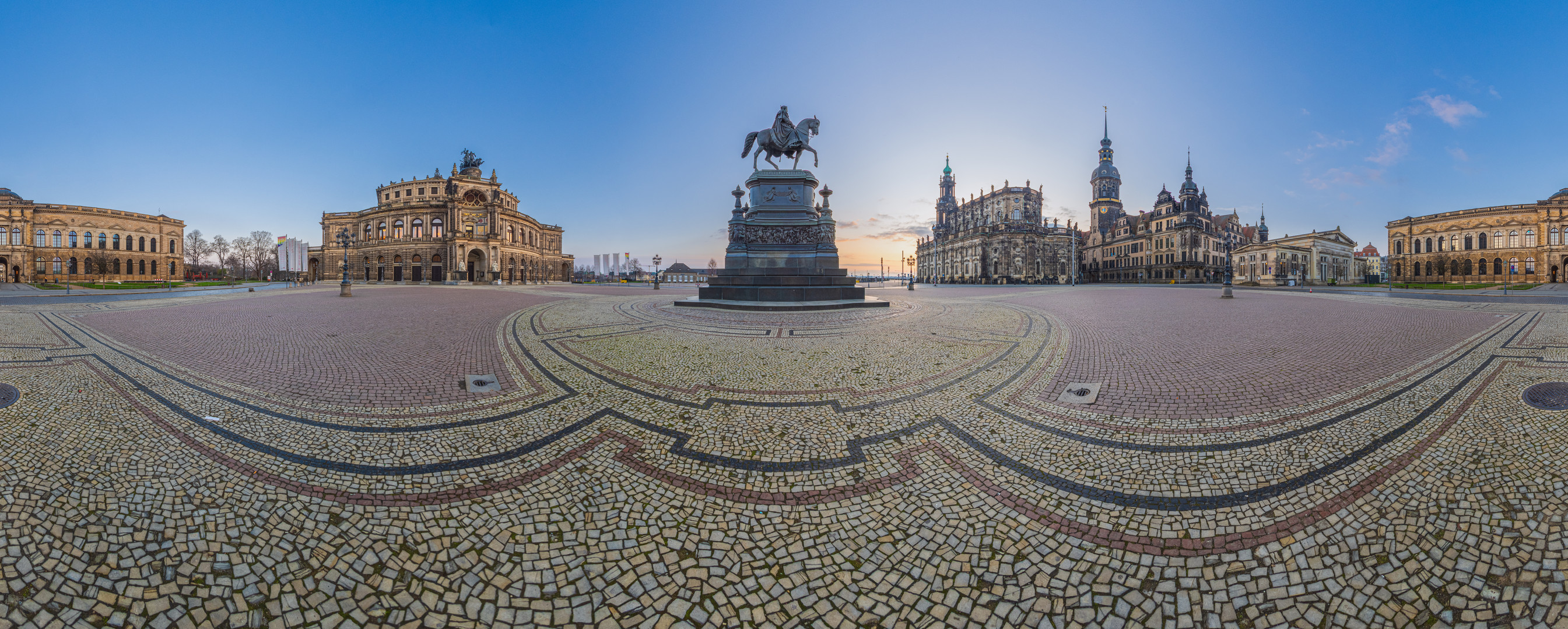 Opernplatz Dresden