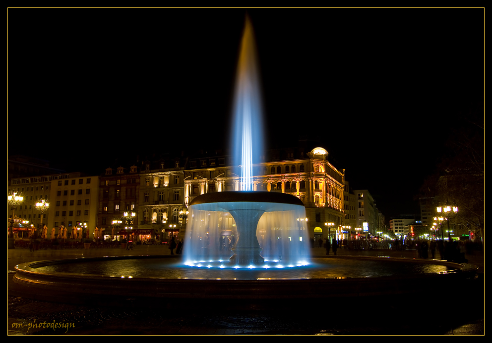 Opernplatzbrunnen zur Luminale