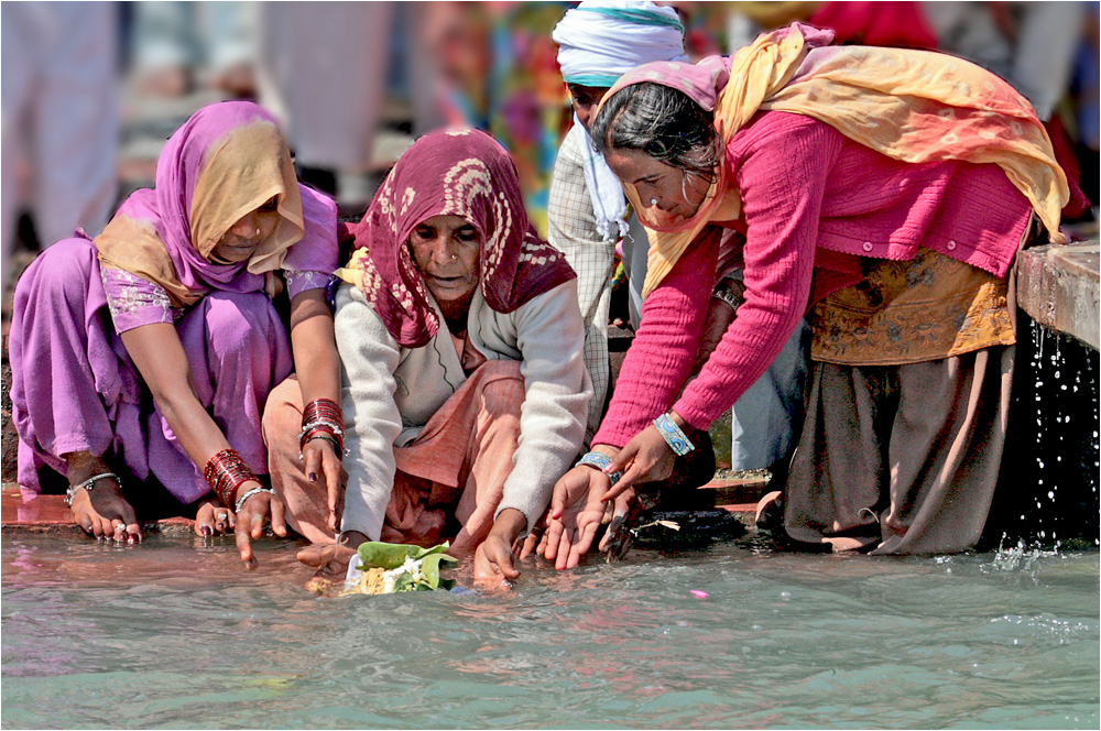 Opferung an Mutter Ganga