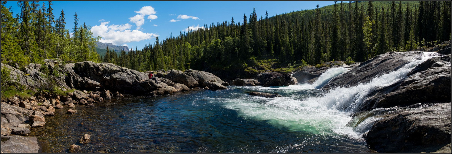 opp over Rjukandefossen