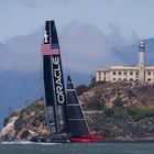 Oracle Team USA vor Alcatraz