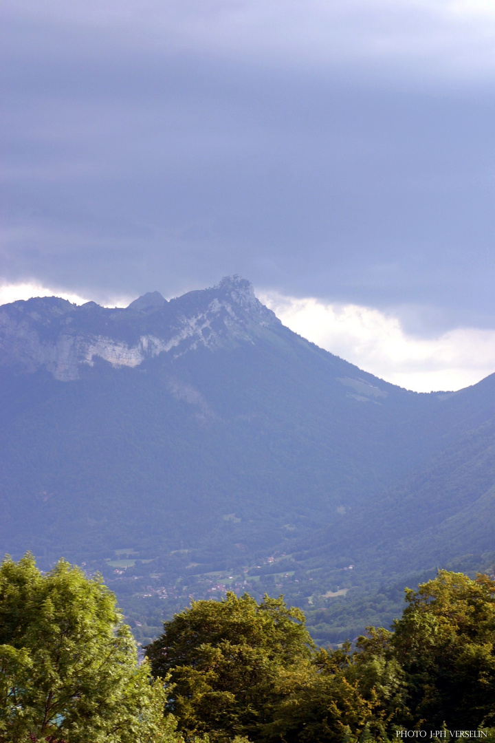 Orage au dessus du lac d'Annecy