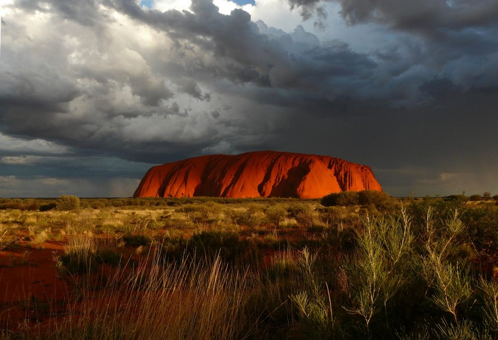 orage sur l'uluru