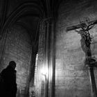 ...Orando en Notre Dame......