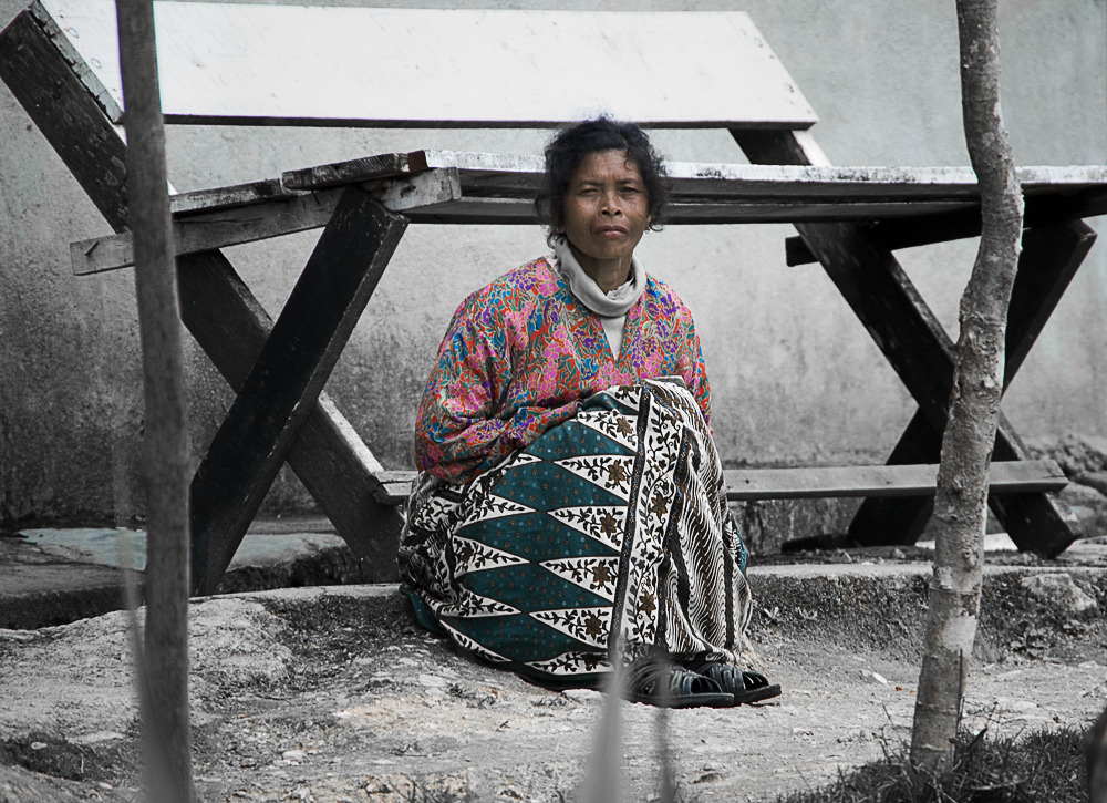 Orang Asli Frau - nachdenklich