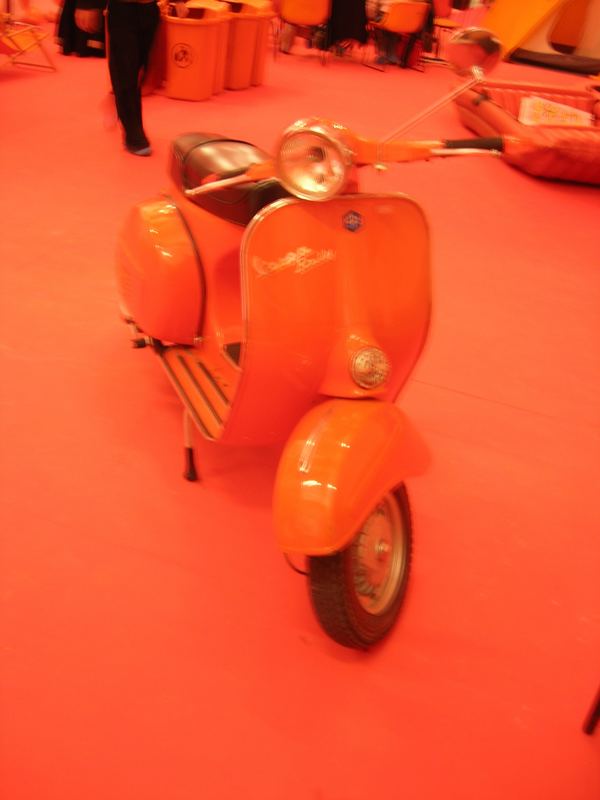 orange art1 vespa