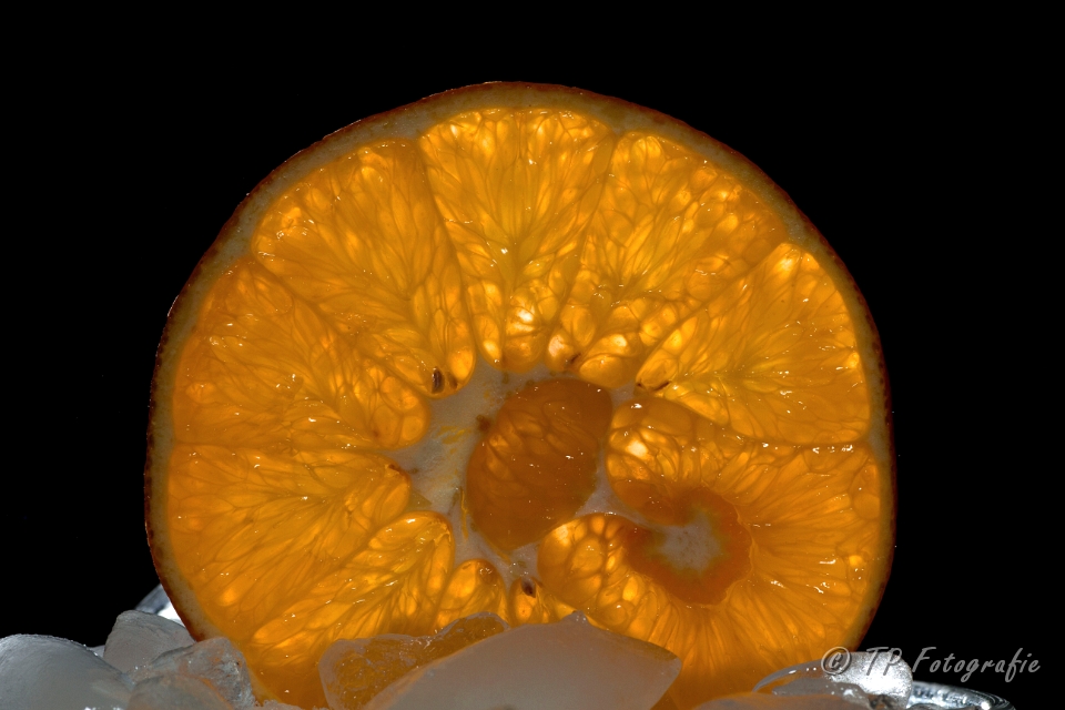 Orange auf Eis