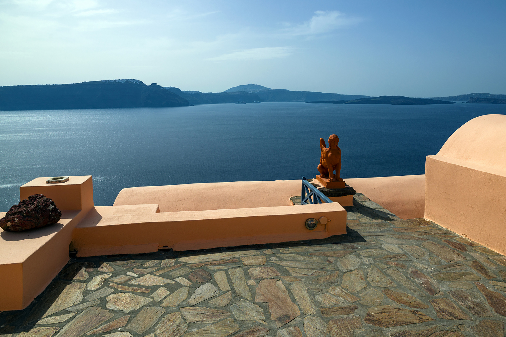 Orange Sphinx, Oia