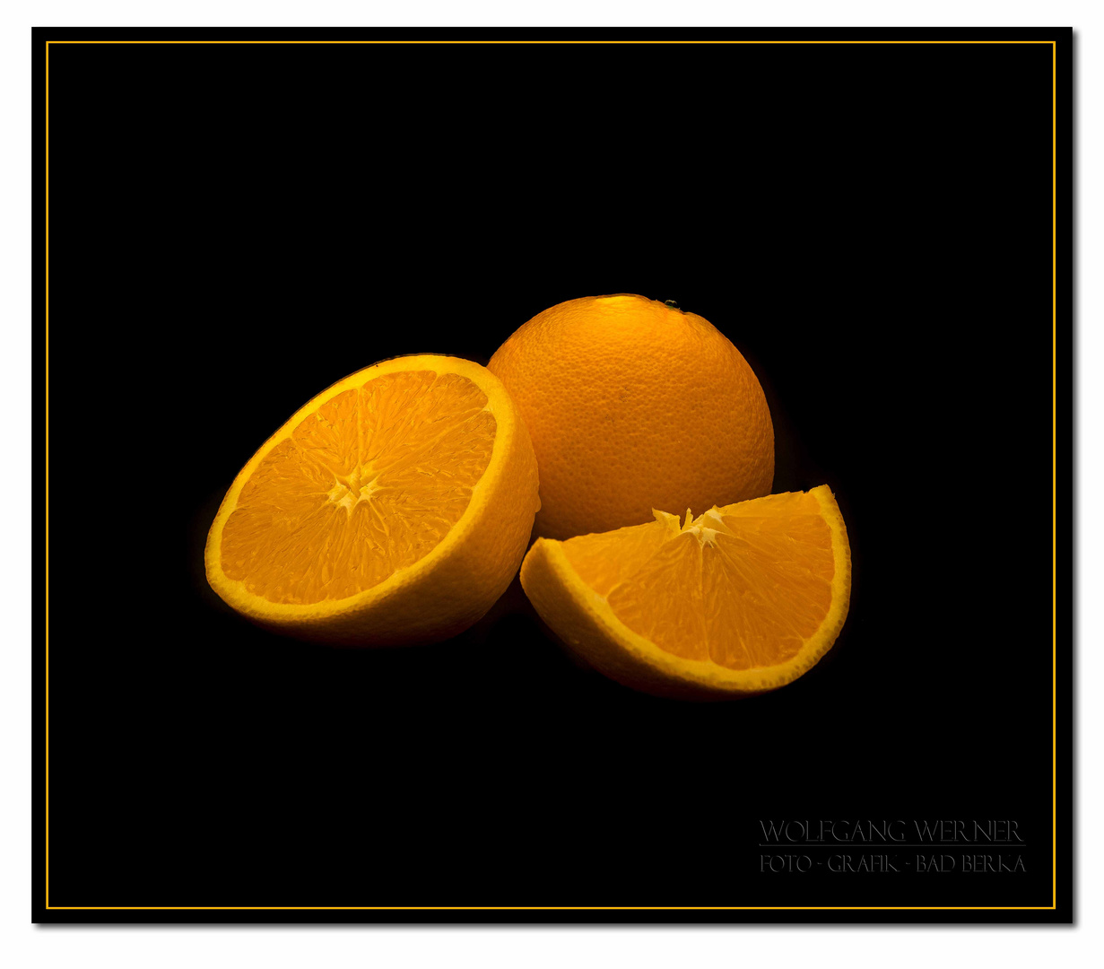Orangen auf Schwarz