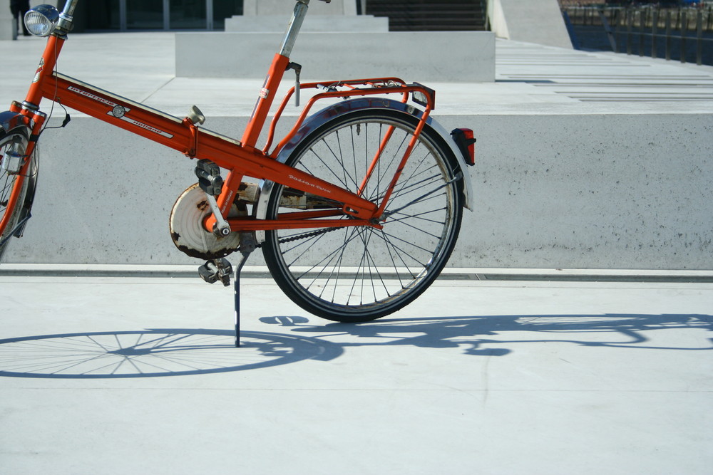 Orangene Fahrrad