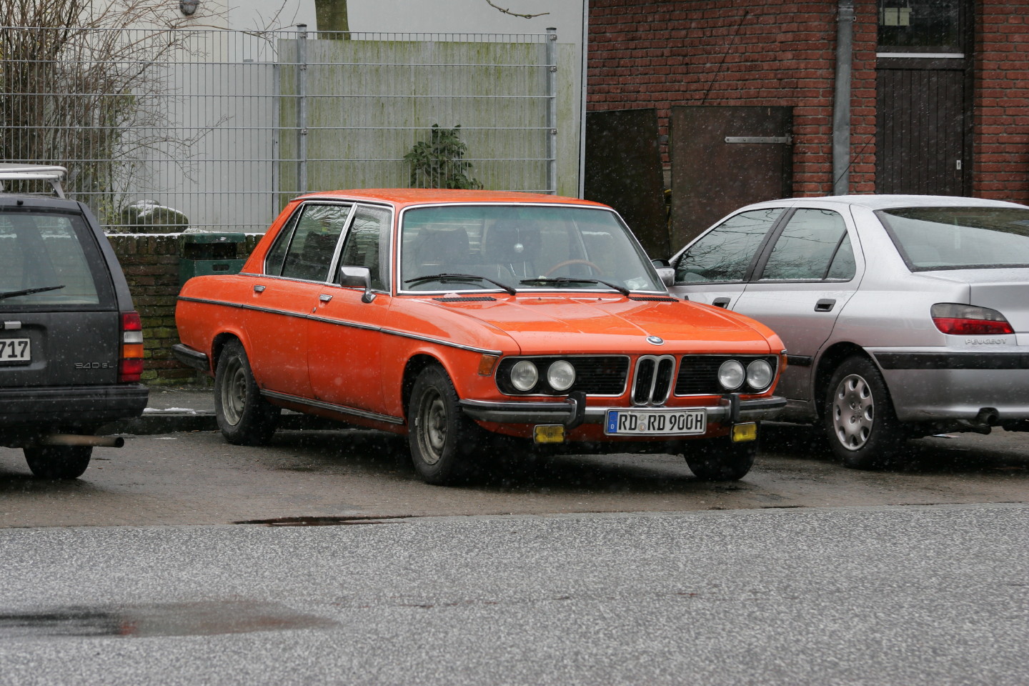 oranger BMW der Baureihe E3
